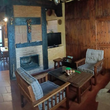 Casa Rural La Casa De Los Pollos Turrubuelo Kültér fotó