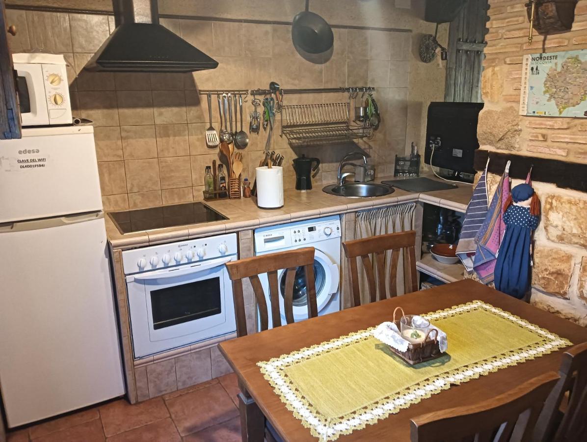 Casa Rural La Casa De Los Pollos Turrubuelo Kültér fotó