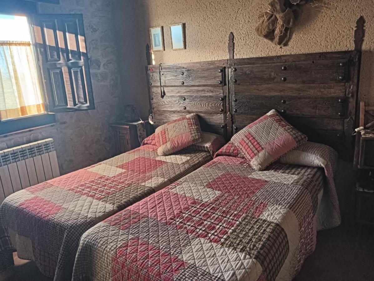 Casa Rural La Casa De Los Pollos Turrubuelo Kültér fotó